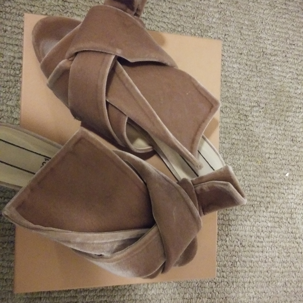 Flesh colored No21 flats 10.5